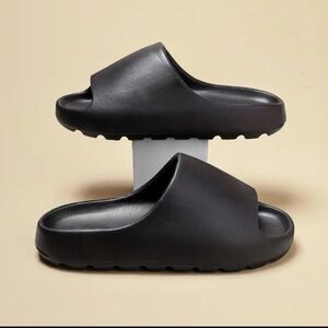 NWOT EVA Black Rubber Slides | Women’s Size 6.5-7